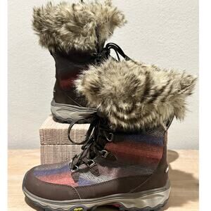Eddie Bauer Women's Snow Winter Boot Faux Fur 6.5